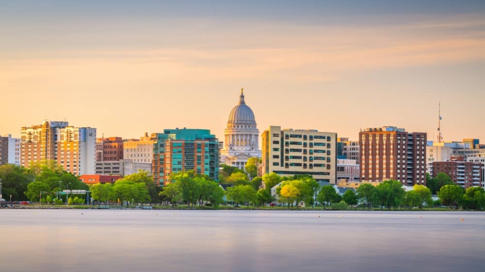 Skyline of Madison, Wisconsin, displaying skyscrapers and the city capitol 